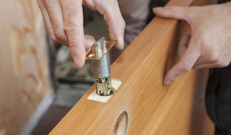 Door lock fitting